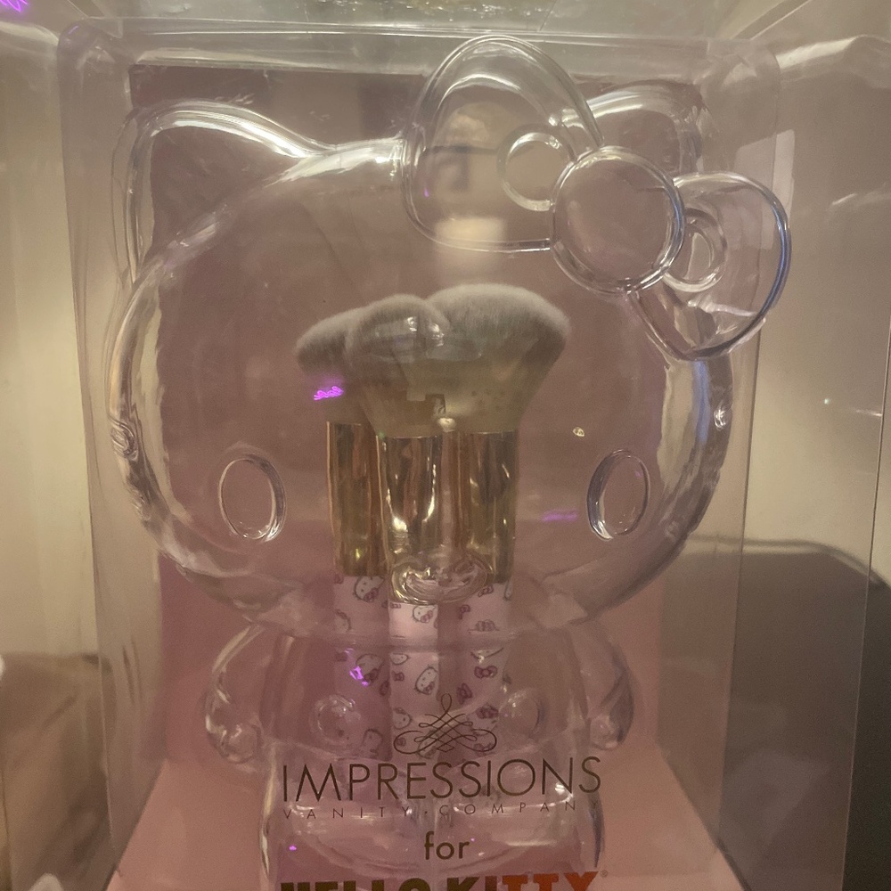 Impressions for Hello Kitty Brush Gift set